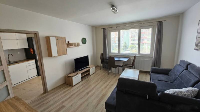 4-Zimmer-Wohnung mit Balkon in ruhiger Lage, Bratislava – Dlhé Diely