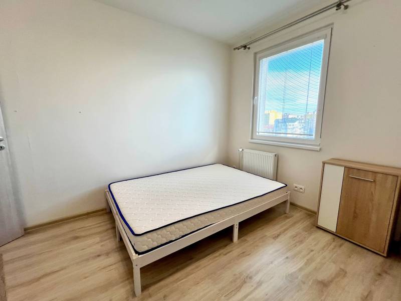 4-Zimmer-Wohnung mit Balkon in ruhiger Lage, Bratislava – Dlhé Diely