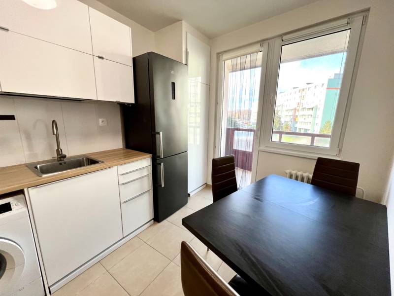 4-Zimmer-Wohnung mit Balkon in ruhiger Lage, Bratislava – Dlhé Diely