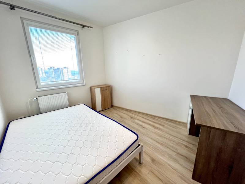 4-Zimmer-Wohnung mit Balkon in ruhiger Lage, Bratislava – Dlhé Diely