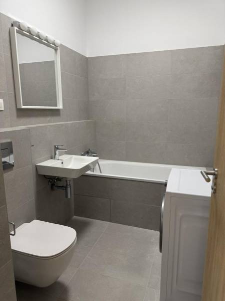 Mieten 3-Zimmer-Wohnung, 3-Zimmer-Wohnung, Hlavná, Trnava, Slowakei