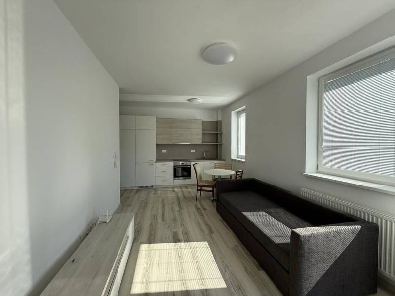 Mieten 3-Zimmer-Wohnung, 3-Zimmer-Wohnung, Hlavná, Trnava, Slowakei