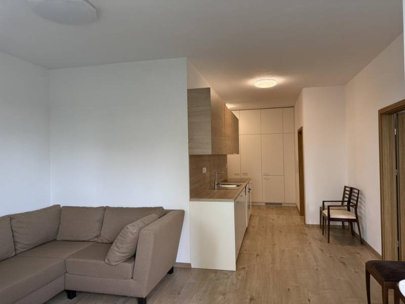 Mieten 3-Zimmer-Wohnung, 3-Zimmer-Wohnung, Hlavná, Trnava, Slowakei