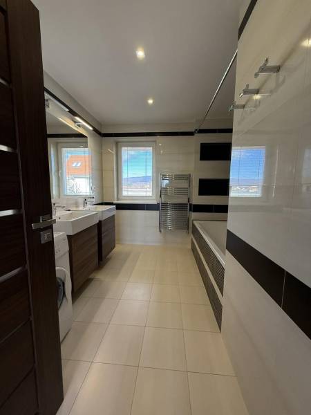 Kaufen 4-Zimmer-Wohnung, 4-Zimmer-Wohnung, Pekníkova, Pezinok, Slowake