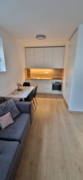 Mieten 2-Zimmer-Wohnung, 2-Zimmer-Wohnung, Hlavná, Trnava, Slowakei