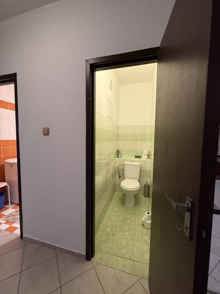 Mieten 3-Zimmer-Wohnung, 3-Zimmer-Wohnung, Rovniankova, Bratislava - P