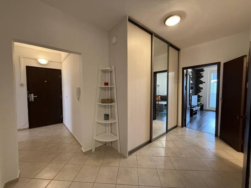 Mieten 3-Zimmer-Wohnung, 3-Zimmer-Wohnung, Rovniankova, Bratislava - P