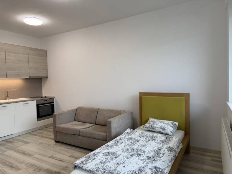 Mieten 3-Zimmer-Wohnung, 3-Zimmer-Wohnung, Hlavná, Trnava, Slowakei