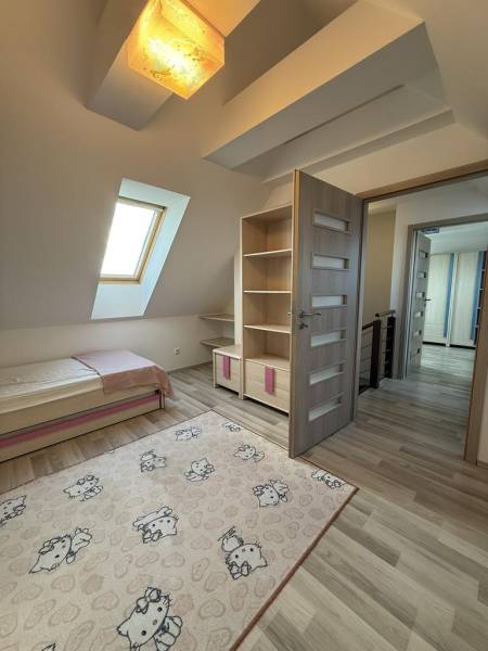 Kaufen 4-Zimmer-Wohnung, 4-Zimmer-Wohnung, Pekníkova, Pezinok, Slowake